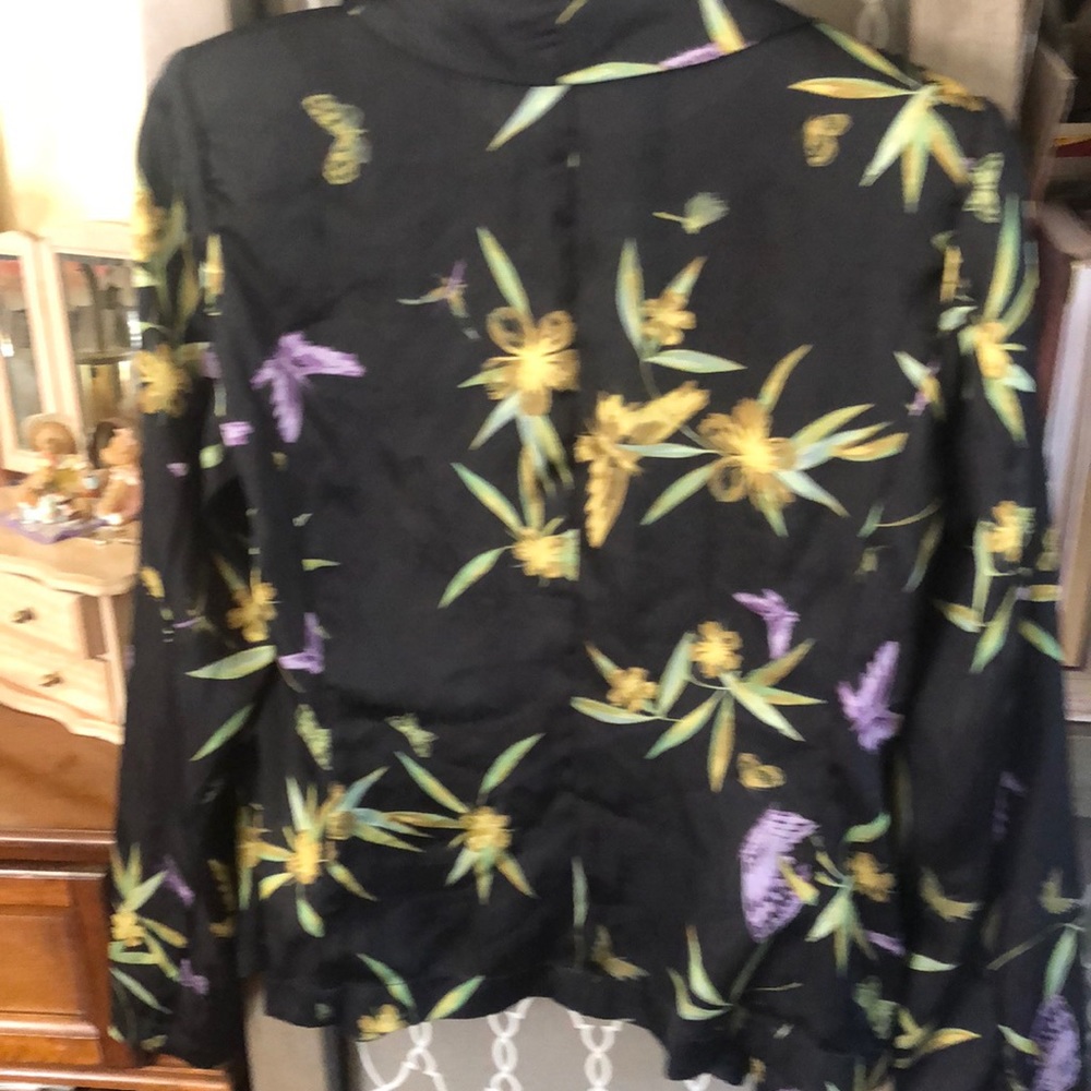 Blazer - Picture 2 of 3